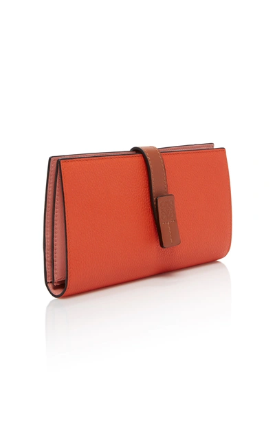 Shop Loewe Textured-leather Wallet In Orange