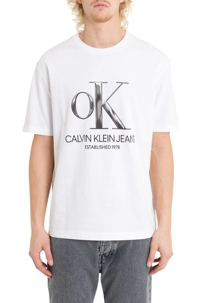 Calvin Klein Jeans Est.1978 Ok Logo Tee In Bianco | ModeSens