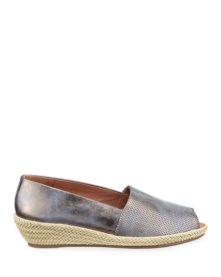 Gentle Souls By Kenneth Cole By Kenneth Cole Luci Easy Open Wedge ...