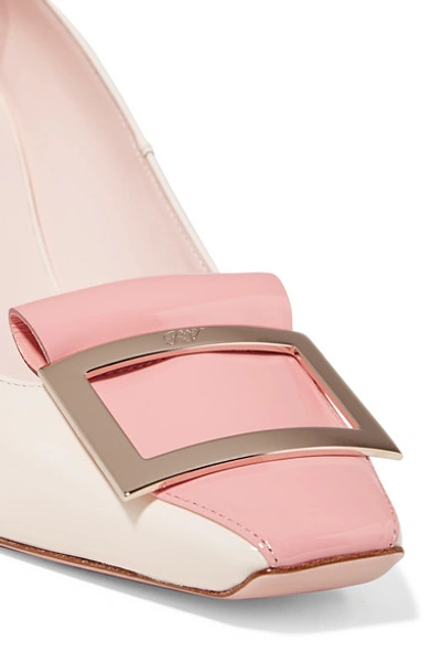 Shop Roger Vivier Trompette Tongue Two-tone Patent-leather Pumps In Blush