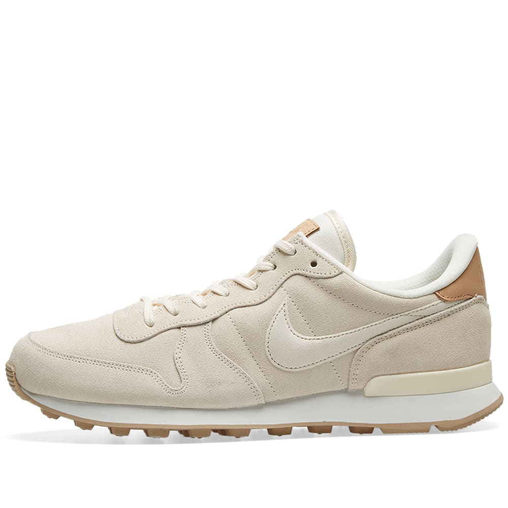 nike internationalist creme