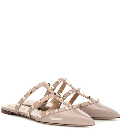 Valentino Garavani Rockstud Patent-leather Mule Woman Poudre 41.5 In Neutrals