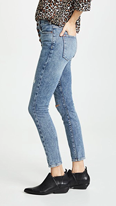 Good High Rise Exposed Button Jeans