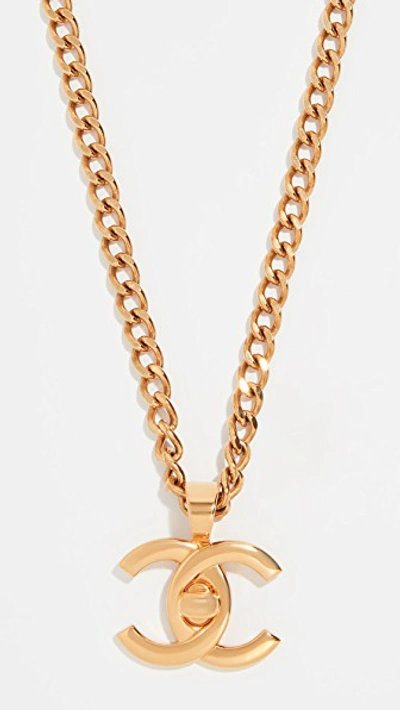 Chanel Large Turnlock Necklace In Gold