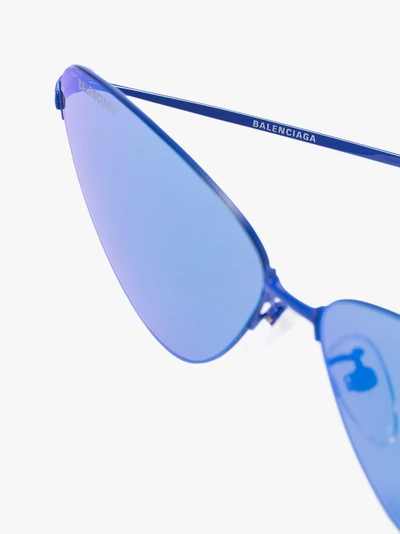 Shop Balenciaga Eyewear Sonnenbrille Mit Dreieckigem Design In Blue