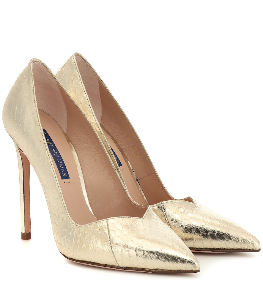 stuart weitzman gold pumps