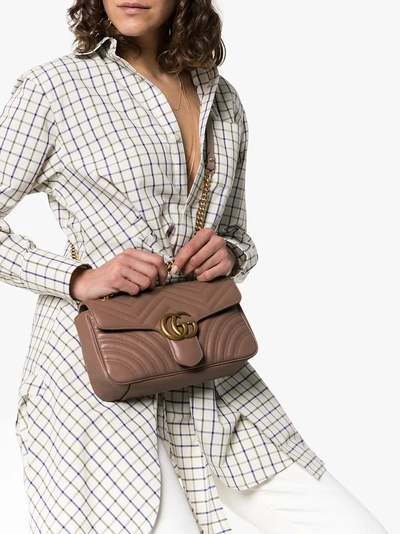Shop Gucci Gesteppte 'marmont' Schultertasche In Neutrals