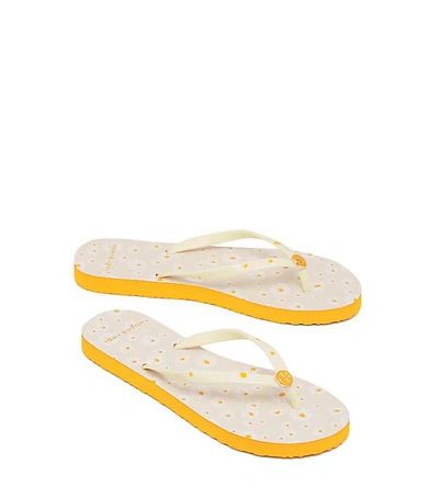 Shop Tory Burch Printed-strap Thin Flip-flop In Daisy /  Daisy