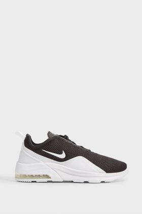 nike air max motion 2 trainers