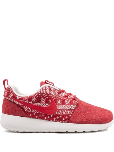 Nike Wmns Rosherun Winter Sneakers In Red