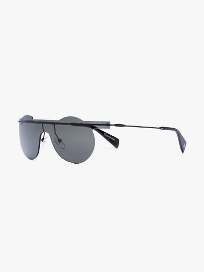 Shop Yohji Yamamoto 'yy7027' Sonnenbrille In Black