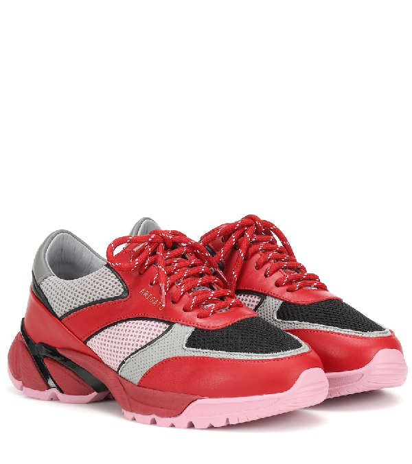 axel arigato tech runner black