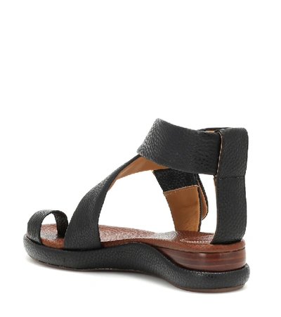 Shop Chloé Wave Leather Sandals In Black