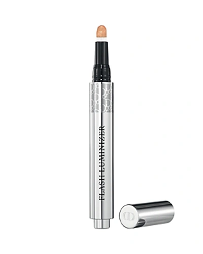Shop Dior Flash Luminizer Radiance Booster Pen In 550 Pearly Bronze