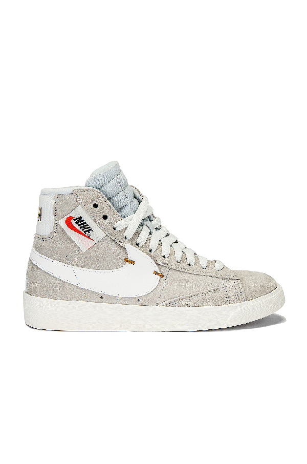 nike blazer mid with zipper