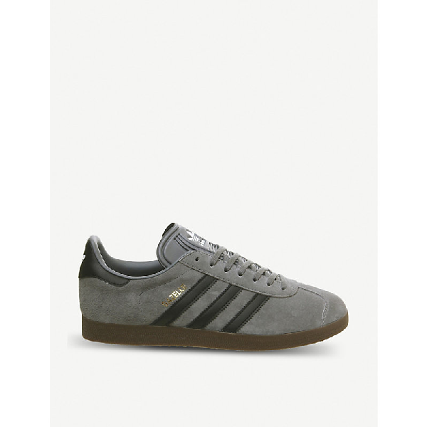 grey black gazelle