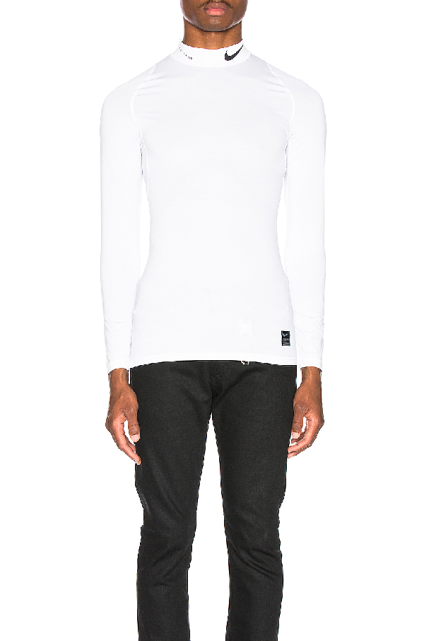 nike turtleneck top