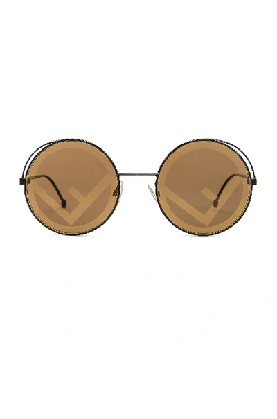Shop Fendi Round Sunglasses In Black
