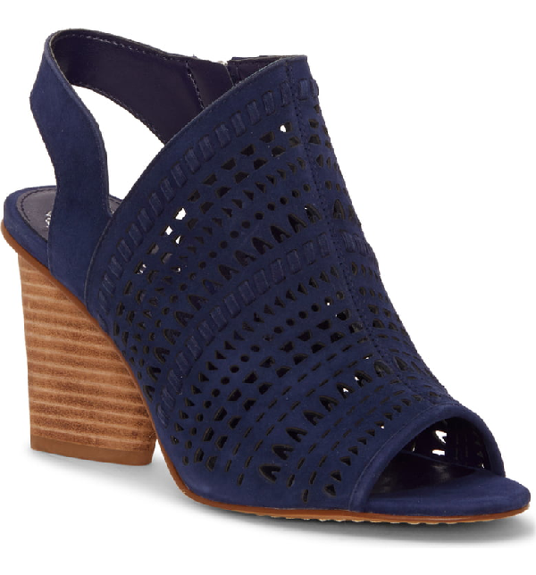 vince camuto derechie