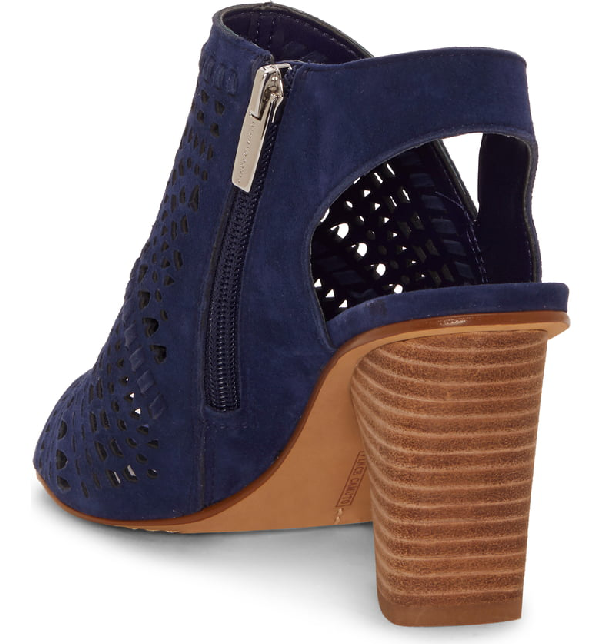 vince camuto derechie