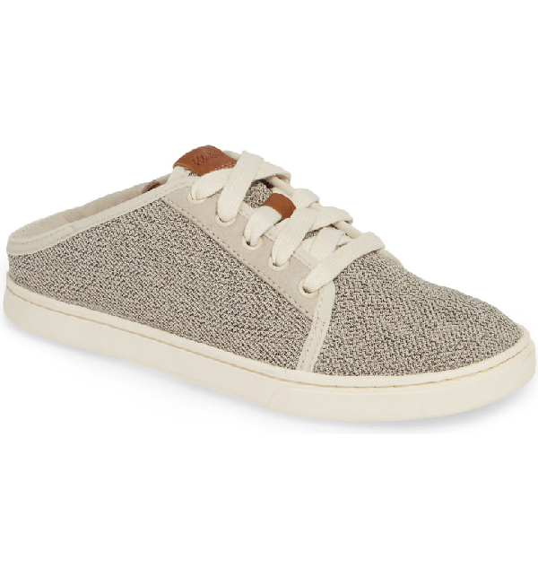 olukai sneaker