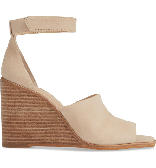 vince camuto deedriana wedge sandal
