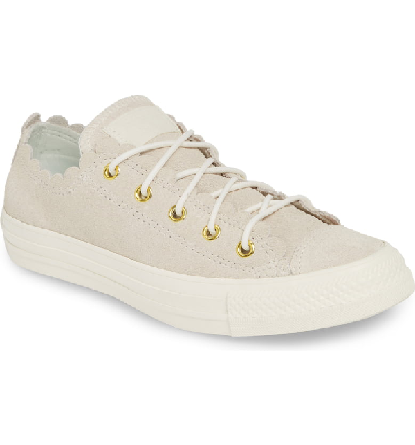 converse scallop low top