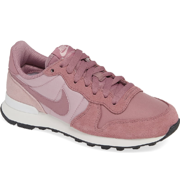 nike internationalist plum dust