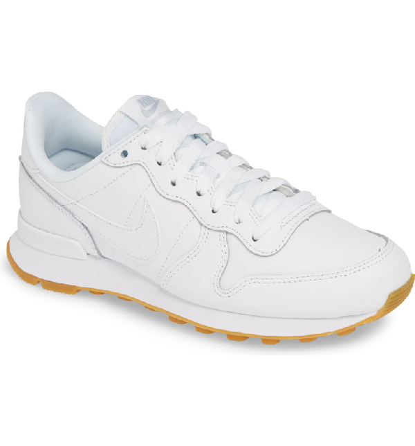 Nike Women S Internationalist Low Top Sneakers In White White Gum Light Brown Modesens