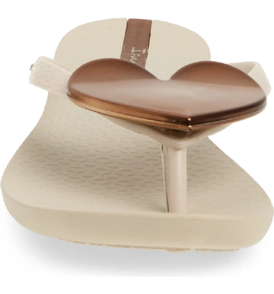 Ipanema Wave Heart Flip Flop In Beige/ Bronze