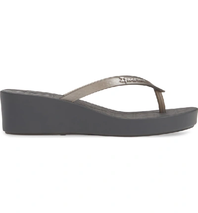 Shop Ipanema Daisy Wedge Flip-flop In Grey/ Silver