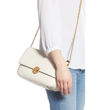 Shop Tory Burch Chelsea Leather Shoulder Bag In New Ivory