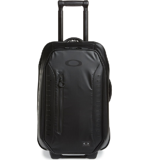 oakley roller luggage