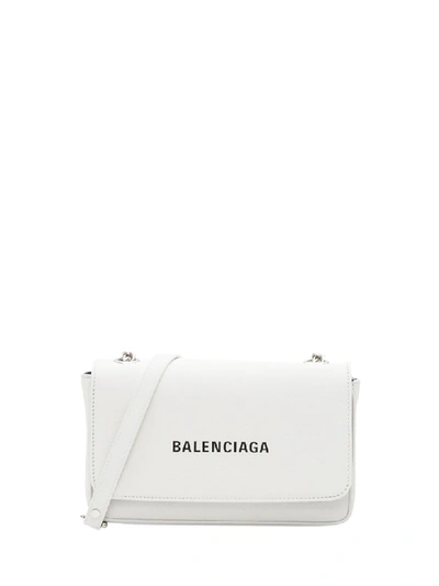 Shop Balenciaga Everyday Chain Wallet In Bianco