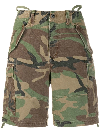 Shop Polo Ralph Lauren Cargo-shorts Mit Camouflage-print - Grün In Green