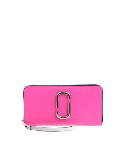 Shop Marc Jacobs Snapshot Zip Around Wallet In Pink