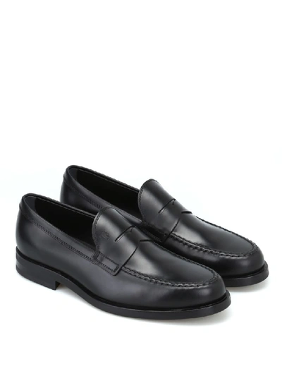 Tod's Smooth Leather Moccasin Loafers With Subtle Stitching In Black
