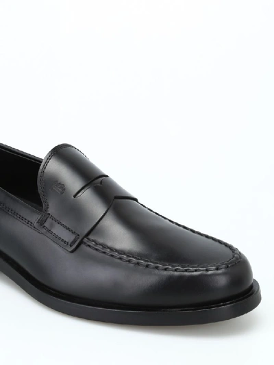 Tod's Smooth Leather Moccasin Loafers With Subtle Stitching In Black
