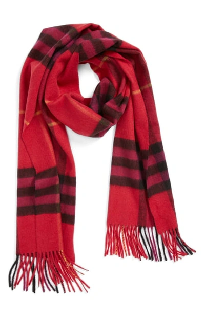 Shop Burberry Heritage Giant Check Fringed Cashmere Muffler In Fuschia Pink