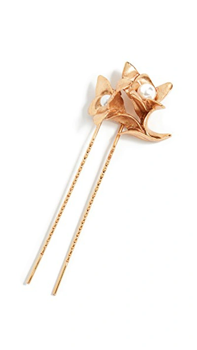 Shop Oscar De La Renta Pearl Flower Hair Pin In Gold