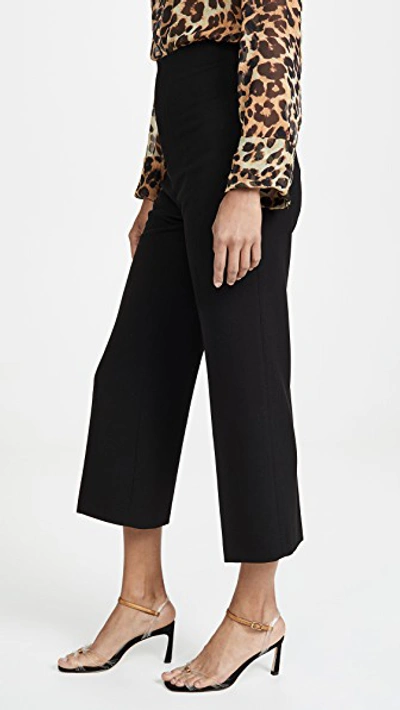 Shop Alice And Olivia Lorinda Super Hw Cropped Pants In Black