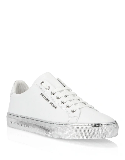Shop Philipp Plein Lo-top Sneakers Statement In White/nickel