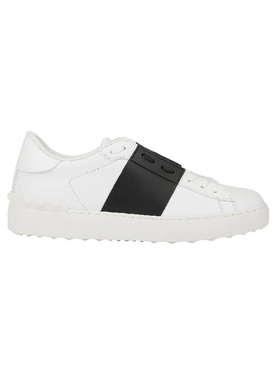 Shop Valentino Sneakers In Bianco/nero