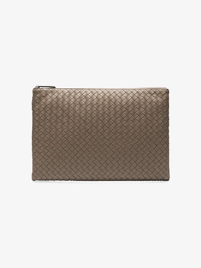 Shop Bottega Veneta Kleine Intrecciato-clutch In Grey