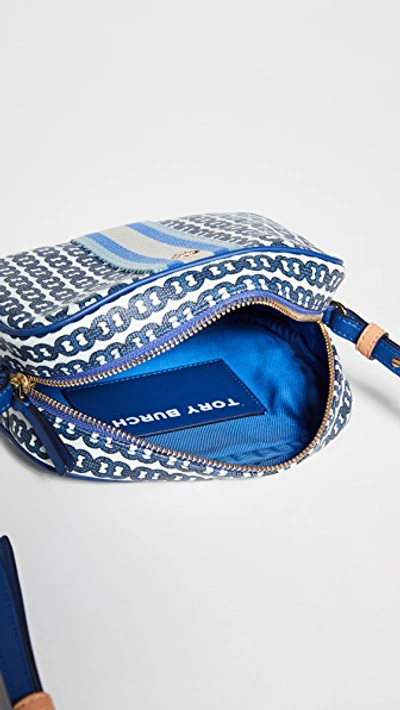 Shop Tory Burch Gemini Link Canvas Mini Bag In Bondi Blue