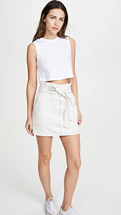 Shop Re/done The 70's Cropped Muscle Tank In Optic White