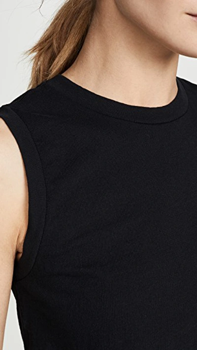 Shop Re/done The 70's Cropped Muscle Tank In Black