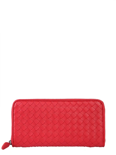 Shop Bottega Veneta Zip-up Wallet In Rosso