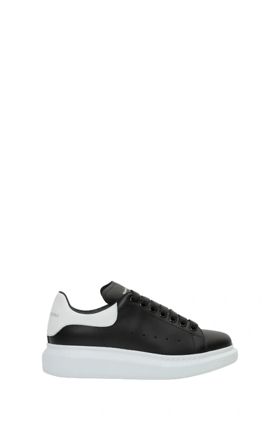Shop Alexander Mcqueen Larry Sneakers In Nero/bianco