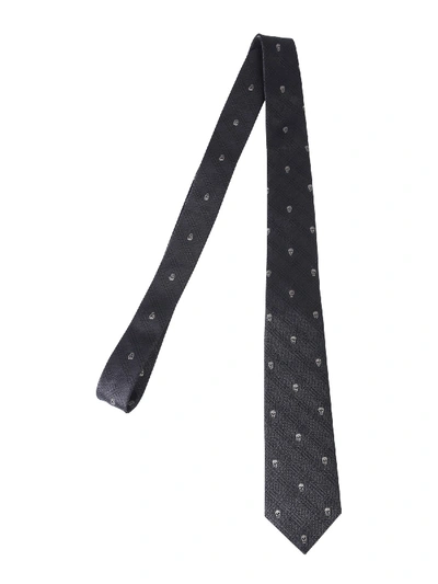 Shop Alexander Mcqueen Tie With Skull In Nero